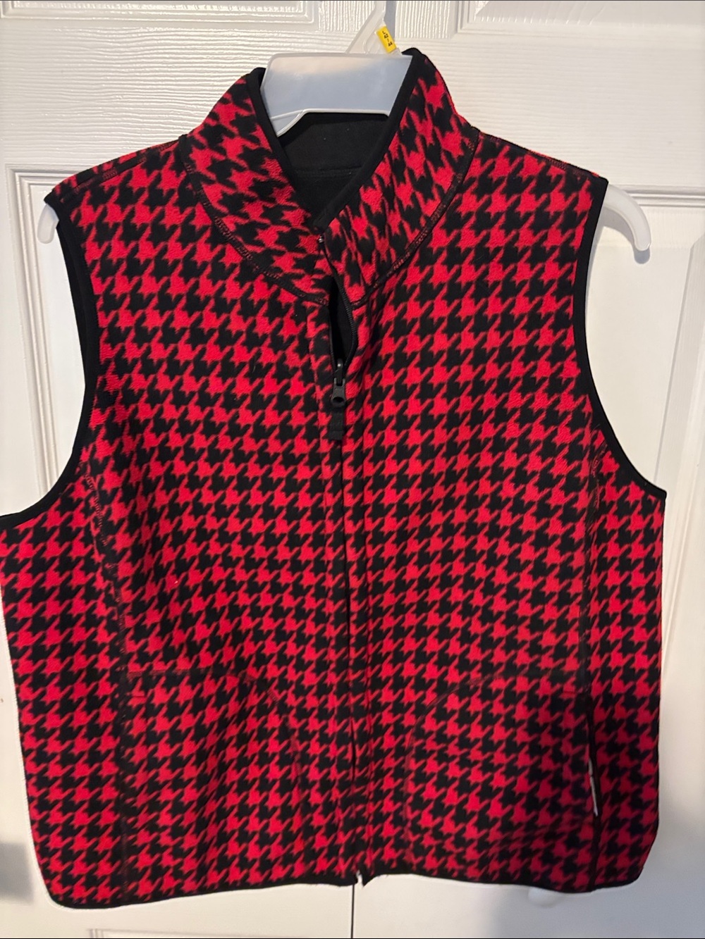 Kim Rogers Red and Black Houndstooth Zip-Up Vest. Reversible. Black on inside 2x